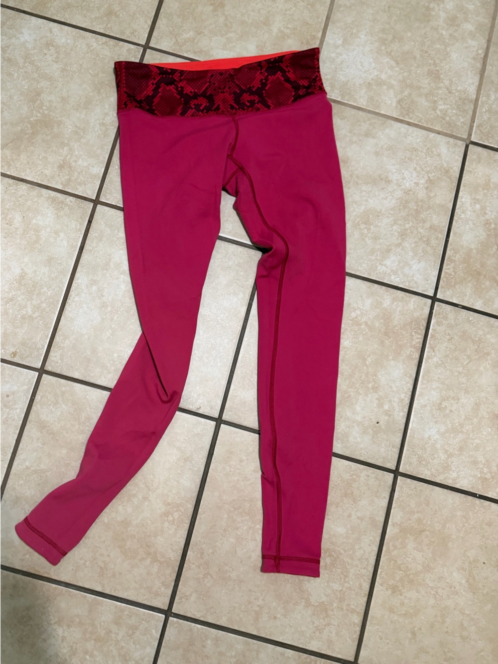 Lululemon Wunder Under Pant III reversible leggings size 8